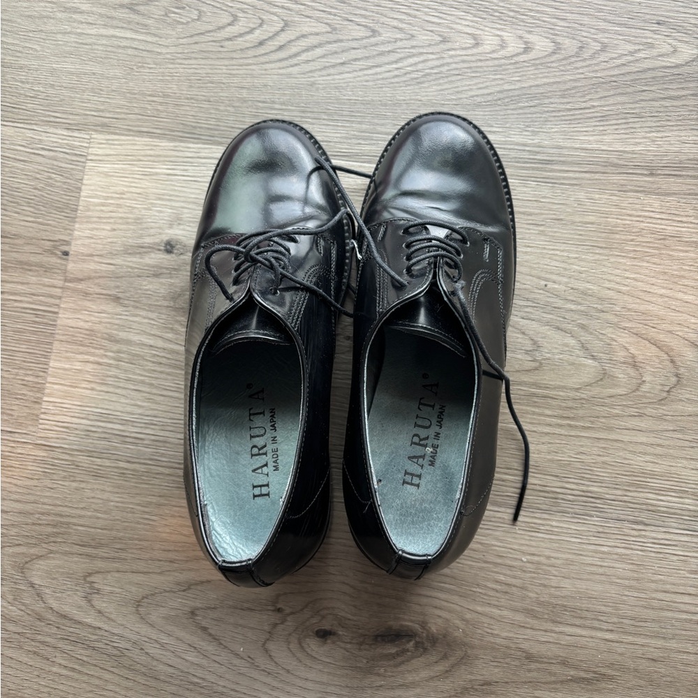 Women’s Black Leather Shoes